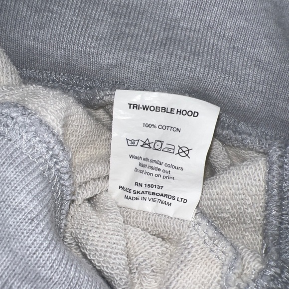 SOLD Palace Tri-Wobble Hoodie - Picture 10 of 10